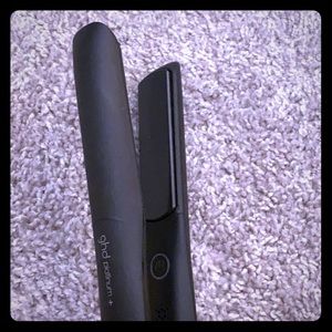 GHD platinum + hair straightener